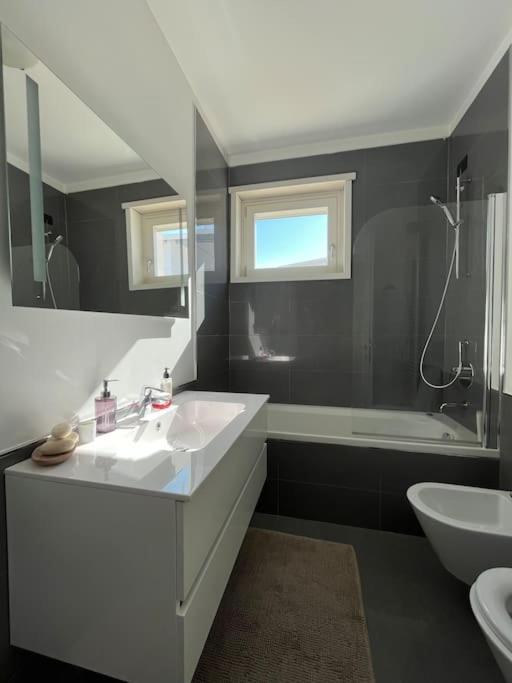 Apartamento Attico Con Terrazza E Idromassaggio *