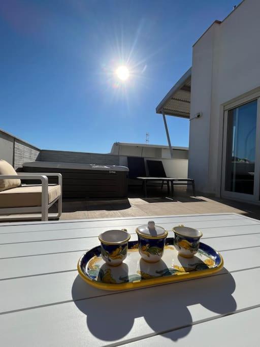 Attico Con Terrazza E Idromassaggio Apartamento